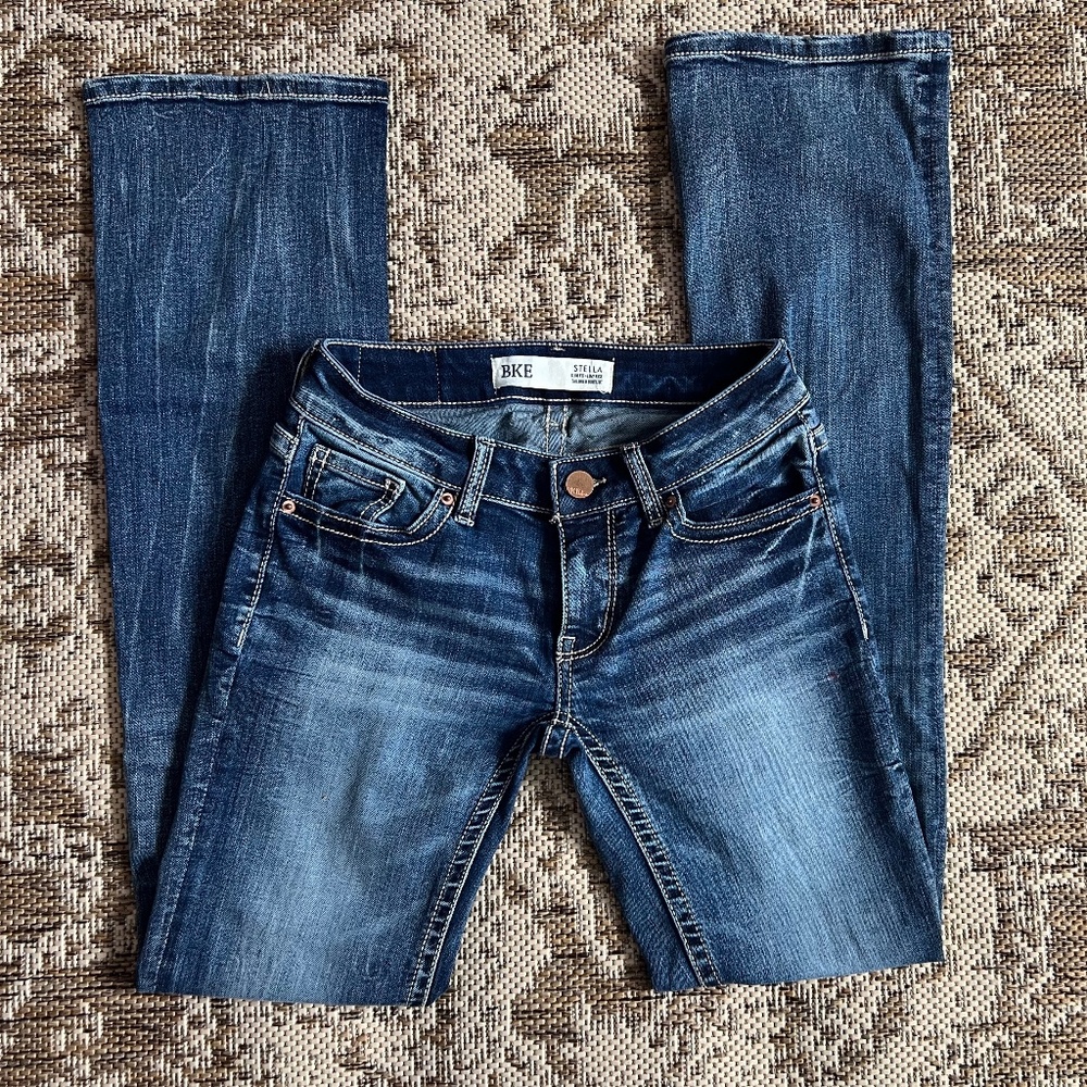 Buckle BKE STELLA Slim-Fit Low-rise Tailored Bootcut Jeans